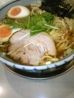 「極み醤油大盛り」@麺行使 伊駄天 立川の写真