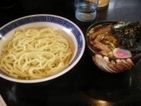「肉入りつけ麺」@自家製中華そば 麺 まる井の写真