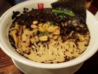 「黒とんこつらーめん」@麺屋 あごすけの写真