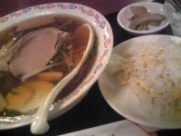 「ラーメンと半炒飯セット」@中華料理 品香園の写真