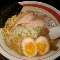 「味玉ラーメン（大盛無料） 750円+ライス（大盛無料） 100円」@ラーメン長山の写真