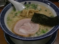 「炊出し豚骨醤油麺 680円」@麺家 くさび 郡山本店の写真