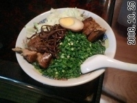 「ターロー麺（バリカタ）+葱+替玉」@熊本らーめん 育元の写真