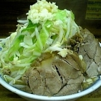 「小ラーメン豚入り（ヤサイ、ニンニクマシマシ） 850円」@ラーメン二郎 新小金井街道店の写真