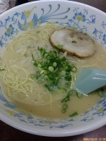 「ラーメン+替玉 カタメ（1玉まで無料）=500円」@博多 龍龍軒 お茶の水駅前店の写真