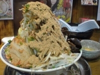 「汁なし大黒醤麺（大盛り、ヤサイマシ、魚粉マシ、サービス生卵）85」@本家大黒屋本舗 平井店の写真