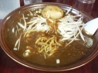 「カレー麺（麺多め）+サービス半ライス」@二代目めん家 味味の写真