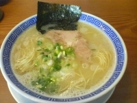 「らーめん600円 玉子50円」@長浜豚骨 まるえいラーメンの写真