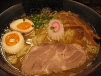 「半熟味玉ラーメン」@らー麺 夢あかりの写真