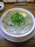 「だるまラーメン（特製麺）+替え玉（博多麺）」@だるま大使 本店の写真