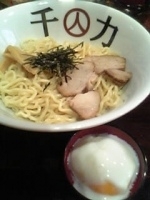 「油そば大盛（210g）（600円）+温玉（100円）+海苔（10」@油そば専門店 万人力の写真