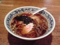 「ラーメン（醤油）+肉丼650円」@中華シゲタ マルエツ六ッ川店サニーロード内の写真