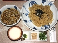 「石臼挽きざるらーめん 800円」@与ろゐ屋の写真