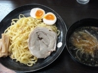 「つけ麺大盛+やわらかチャーシュー丼小+合言葉サービスの味玉」@海と大地のらあめん ひろやの写真