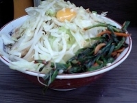 「小豚、汁なし、ニラキムチ、ヤサイマシマシニンニクちょっと（700」@ラーメン二郎 横浜関内店の写真