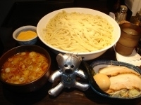 「マル得濃厚Wチーズソースつけめん（Fujiyama盛り）」@三ツ矢堂製麺 高田馬場店の写真