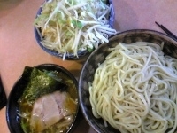 「にんにくつけ麺（中盛り、野菜盛）」@盛極軒の写真