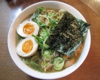 「もつ煮そば+煮玉子」@支那そば 大根やの写真