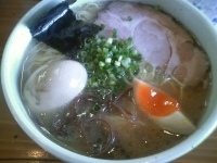 「つきまるラーメン + 薫製玉子」@ラーメン厨房つきまるの写真