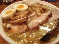 「ミックス肉麺+味玉」@麺 髙はしの写真