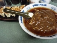 「カレーラーメン+餃子」@祐ちゃんラーメン綾ちゃんギョウザの写真