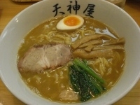 「醤油らーめん餃子セット+ライス」@秋葉原ラーメン 天神屋 秋葉原本店の写真