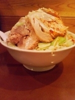 「辛みそらーめん（特盛り）+ヤサイニンニク+チャーシュートッピング」@UNDER GROUND RAMENの写真