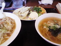「ミニ醤油ラーメン+日替わりランチ」@らーめん ごん神の写真