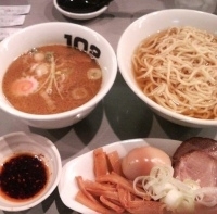 「特製あつもり+辛味（別皿）」@つけめん102 大宮店の写真