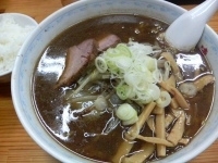 「醤油ラーメン大盛り（900円）+半ライス（120円）」@純連 東京店の写真