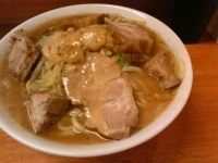 「小豚（野菜少な目アブラカラメ）」@ラーメン二郎 立川店の写真