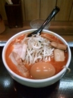 「辛味噌ラーメン味玉 + 大盛り」@味噌麺処 花道庵の写真