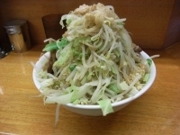 「小ラーメン650円（麺硬め、全マシ）」@ラーメン二郎 立川店の写真