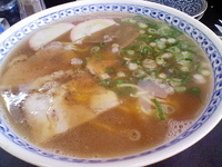 「中華そば+おにぎり」@紀乃國屋 ○中の写真