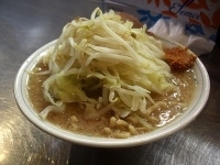 「ラーメン+自家製辛味醤」@らーめん大 蒲田店の写真