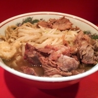「小ラーメン（固め・ヤサイ・ニンニク少なめ）? ￥600」@ラーメン二郎 府中店の写真