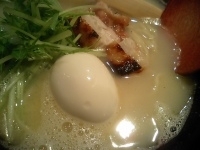 「鶏白湯魚だし塩ら〜めん（730円）」@ラーメンダイニング ほんまれの写真