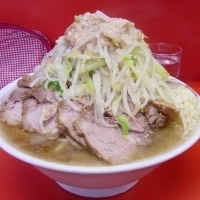 「大豚ダブル（ヤサイマシマシ・ニンニク・アブラ） 900円」@ラーメン二郎 神田神保町店の写真