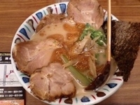 「チャーシューメン（1000円）・開店記念（-200円）」@七志 とんこつ編 錦糸町店の写真