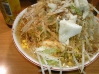 「小ラーメン・魚粉・コーン（全マシ）」@ラーメン二郎 八王子野猿街道店2の写真