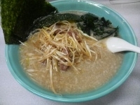 「ネギラーメン（麺硬め 脂多め）+中盛」@ラーメンショップ 東大宮店の写真