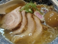 「粟国の塩そば+特製A+くん玉」@中華そば 多賀野の写真