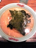 「ラーメン大盛（油少なめ）+半ライス100円」@麺家市政の写真