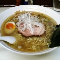 「しおらーめん（650円）+大盛り（50円）=700円」@燵家製麺の写真