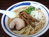 「らーめん+中盛+味玉」@麺や 葵 本店の写真