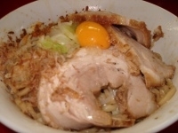 「まぜそば（大）+小豚」@ジャンクガレッジ 東大宮店の写真