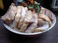 「小豚ダブルヤサイマシマシ、カラメ、ニンニクちょっと」@ラーメン二郎 横浜関内店の写真