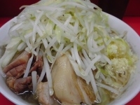 「小豚（ヤサイ、ニンニク） 700円」@ラーメン二郎 小岩店の写真