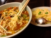 「酸辣タンメン+ミニ玉子チャーハン（800円+300円=1100円」@中華料理 喜楽の写真