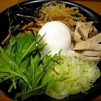 「油そば（W盛） 390円（オープンサービス）+全部のせトッピング」@油そば専門店 浜そば 本店の写真